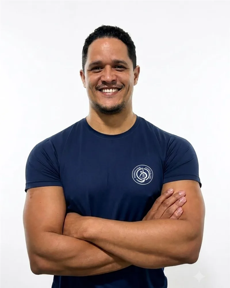 Junio Alves Vieira, fisioterapeuta especialista em terapias manuais e reabilitação
